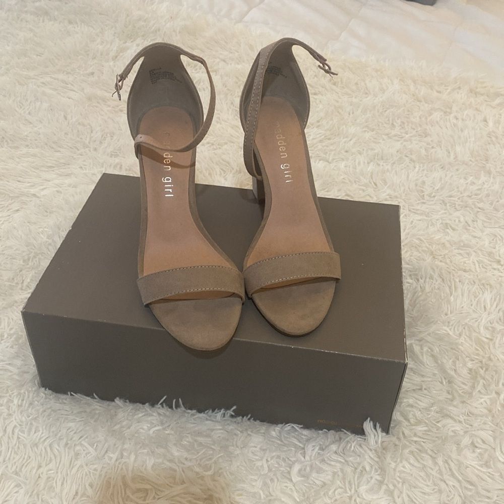Madden Girl Ankle Strap Sandal Pumps - Picture 6 of 7
